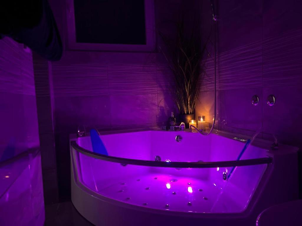 Luxrooms - Hotel Type With Private Jacuzzi Bjelovar Esterno foto