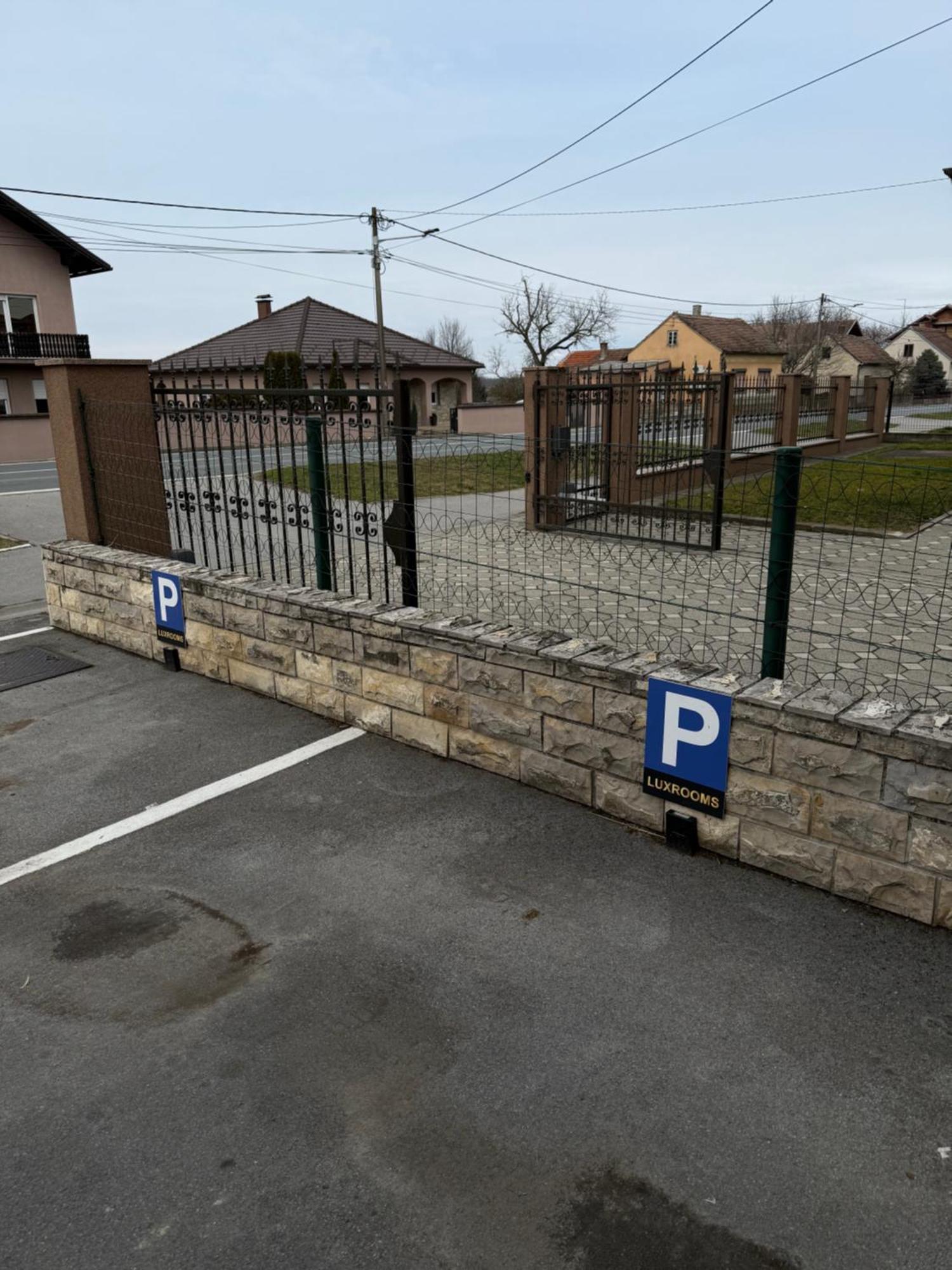 Luxrooms - Hotel Type With Private Jacuzzi Bjelovar Esterno foto