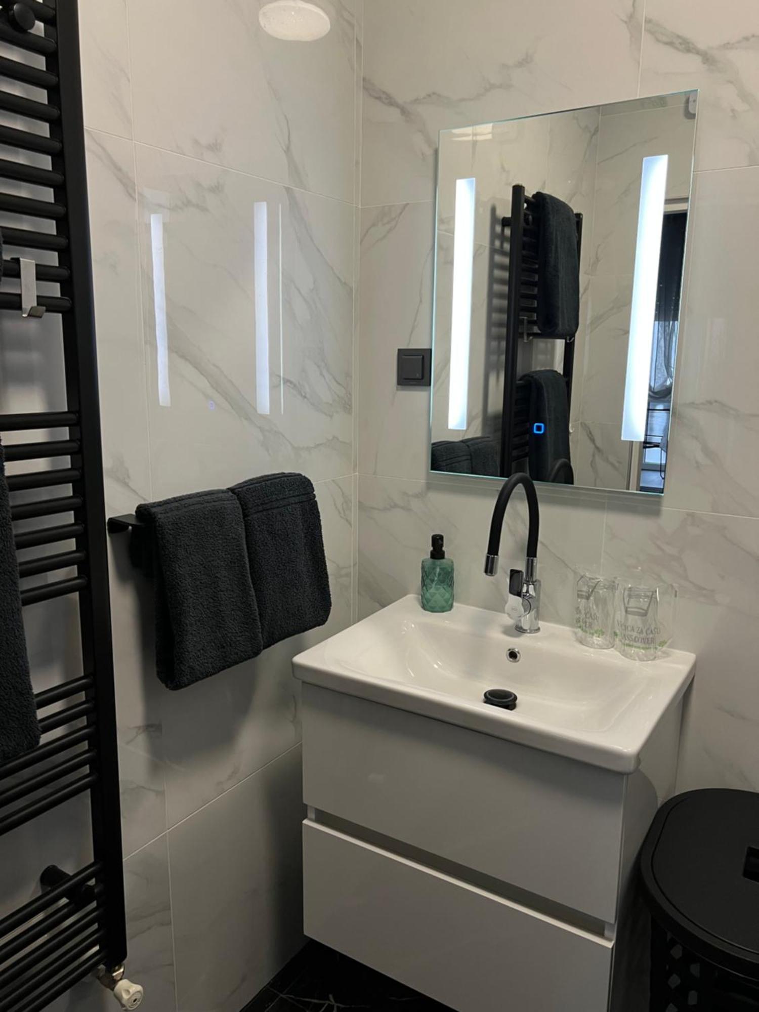 Luxrooms - Hotel Type With Private Jacuzzi Bjelovar Esterno foto